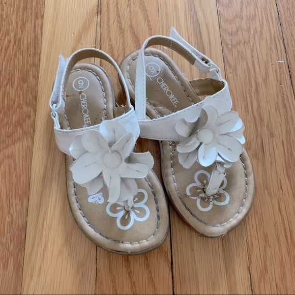Cherokee Girls size 9 white flower sandals - Picture 1 of 2